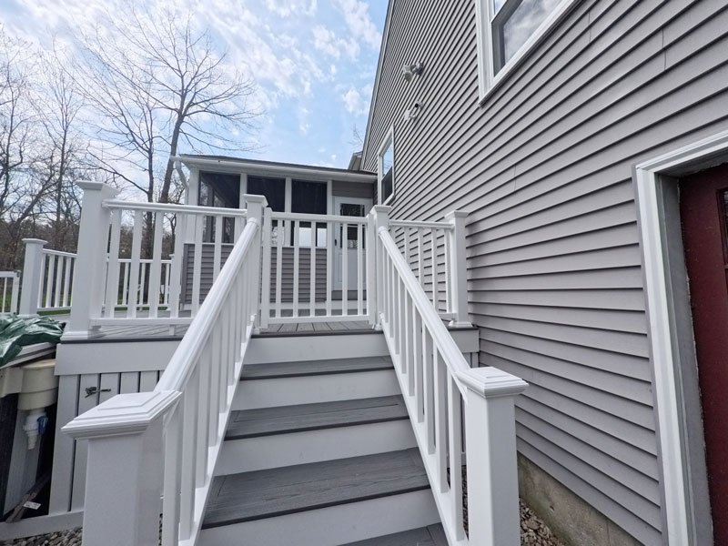 custom-deck-building-exterior-carpentry