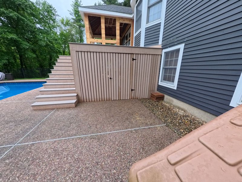 custom-deck-construction-grove-builders